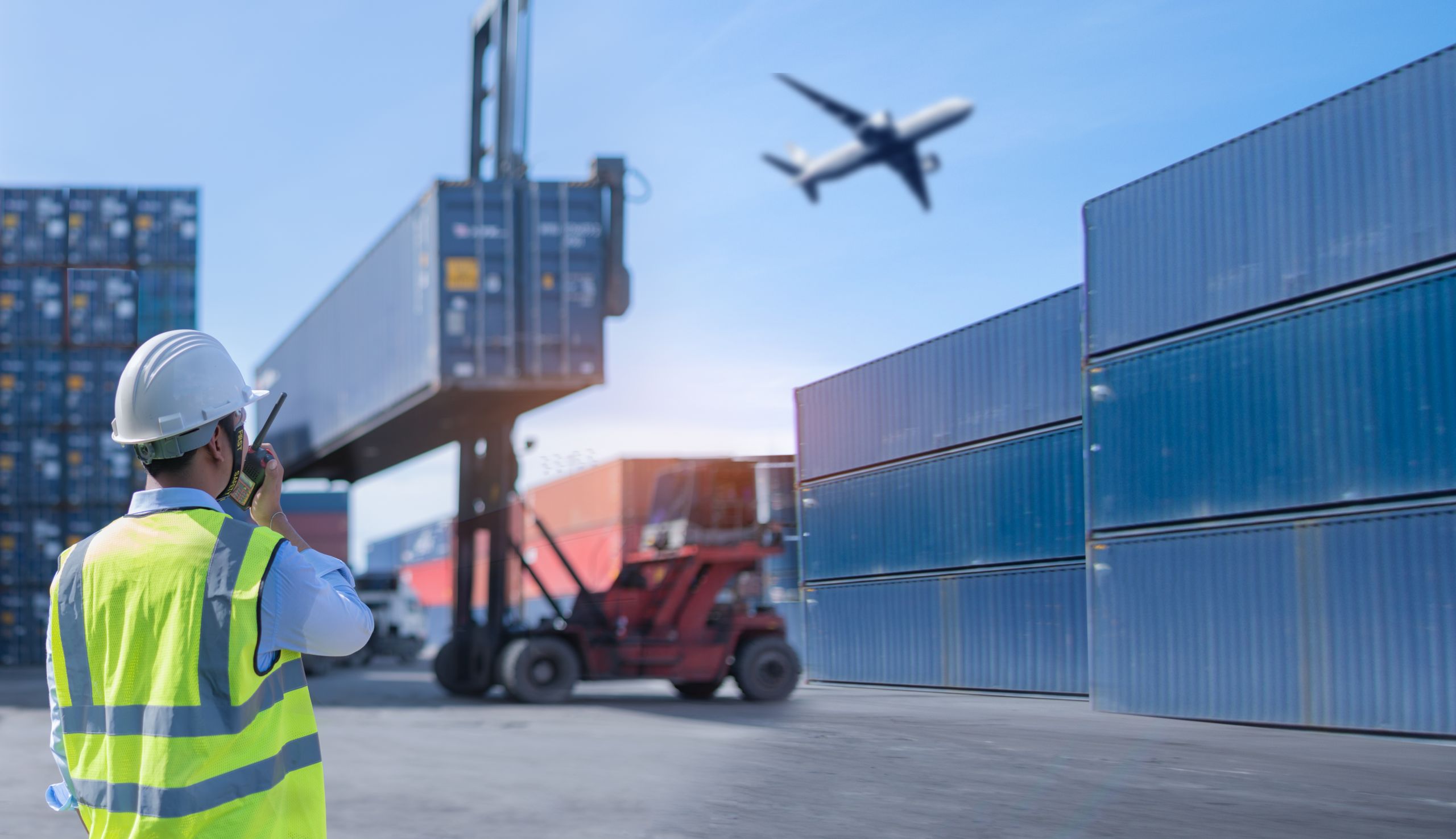 Foreman,Control,Loading,Containers,Box,From,Cargo,Freight,Ship,For